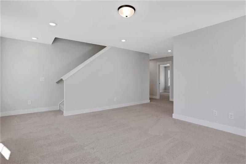 Image for property 7008 Manchester Drive, Flowery Branch, GA 30542
