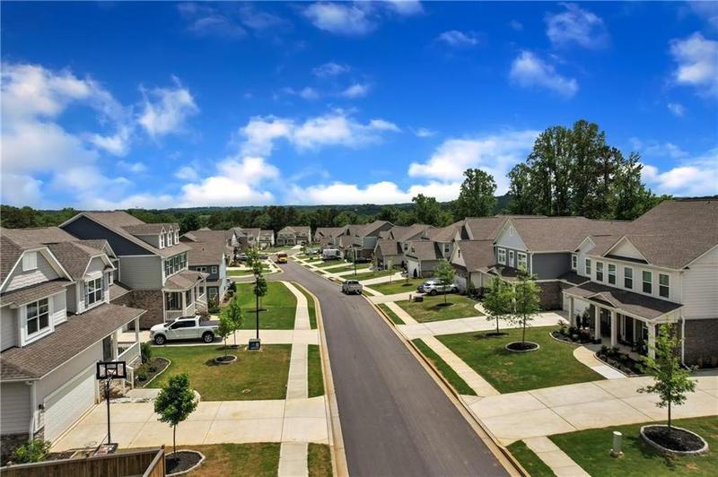 Image for property 7008 Manchester Drive, Flowery Branch, GA 30542