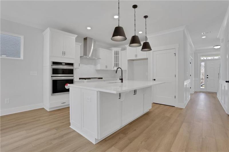 Image for property 7008 Manchester Drive, Flowery Branch, GA 30542