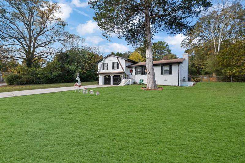Image for property 2611 Kings Circle, Lawrenceville, GA 30044