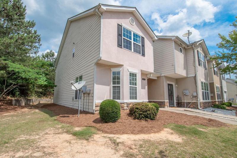 Image for property 220 Commons Drive, Jonesboro, GA 30236