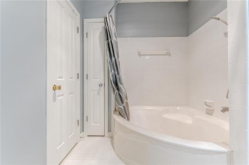 Image for property 240 Renaissance Parkway 104, Atlanta, GA 30308
