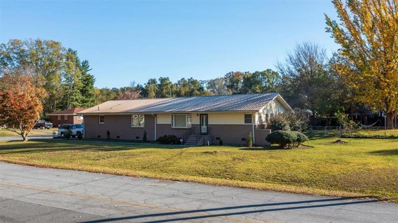 Image for property 254 Girard Avenue, Cedartown, GA 30125
