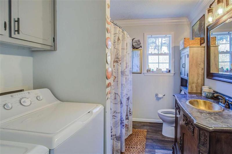 Image for property 200 Golden Avenue, Dahlonega, GA 30533