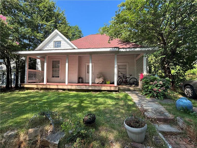 Image for property 1090 Forest Avenue, Stone Mountain, GA 30083