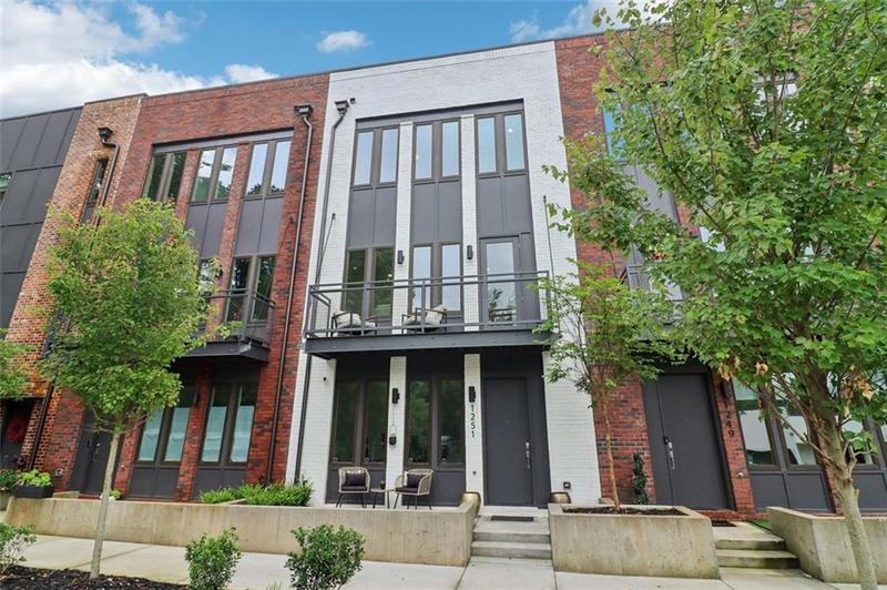 Image for property 1251 CHELSEA Circle, Atlanta, GA 30318