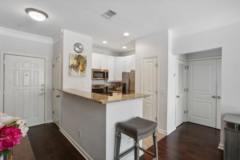 Image for property 10 Perimeter Summit Boulevard 4435, Brookhaven, GA 30319