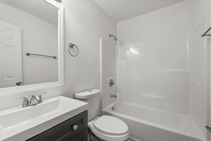 Image for property 10 Burch Avenue, Newnan, GA 30263