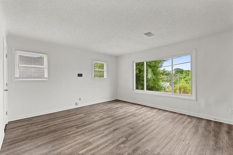 Image for property 10 Burch Avenue, Newnan, GA 30263