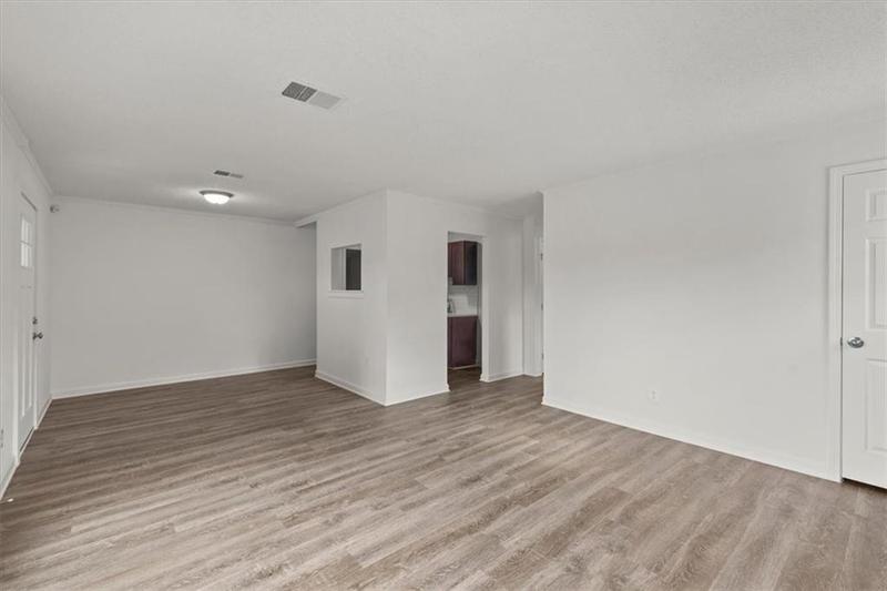 Image for property 10 Burch Avenue, Newnan, GA 30263