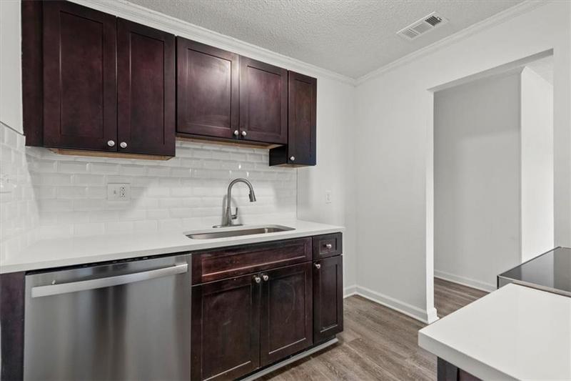 Image for property 10 Burch Avenue, Newnan, GA 30263