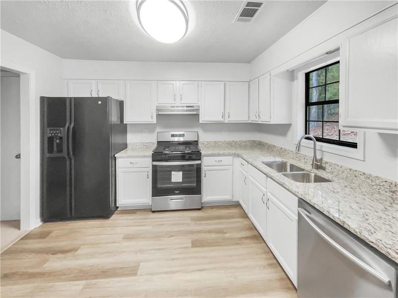 Image for property 2713 Laurel View Drive, Snellville, GA 30039