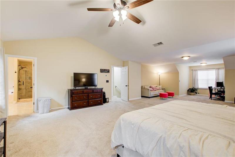Image for property 3579 Oakshire Way, Atlanta, GA 30354