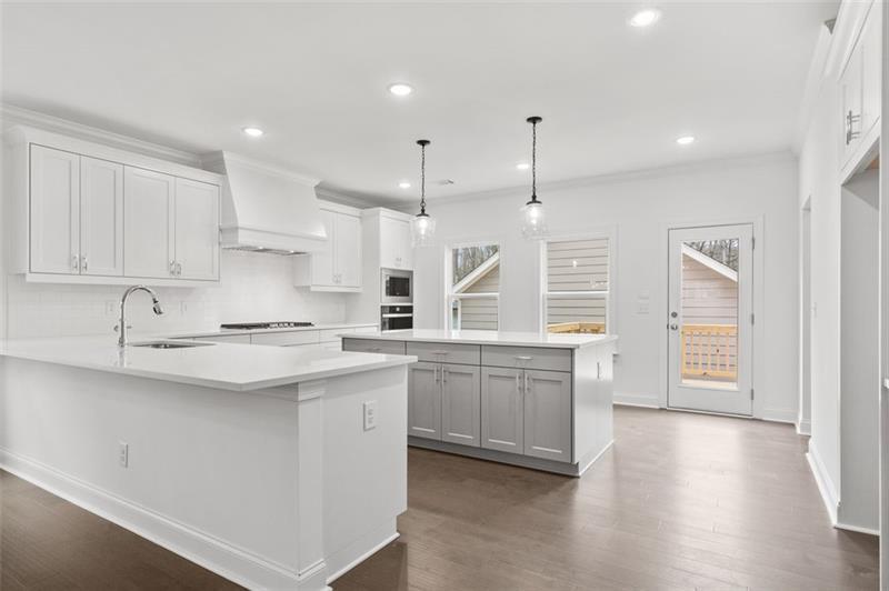 Image for property 319 Summerville Lane, Athens, GA 30606