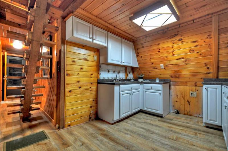 Image for property 61 Woodstock Drive, Blue Ridge, GA 30513