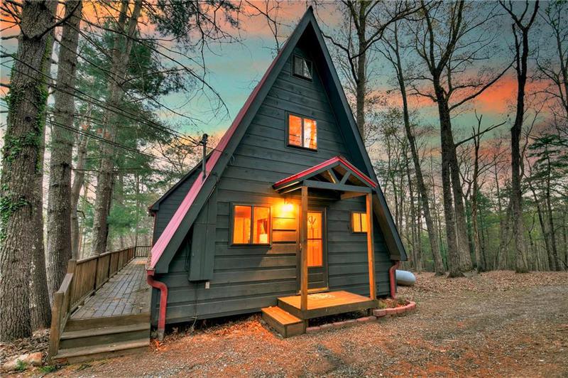 Image for property 61 Woodstock Drive, Blue Ridge, GA 30513
