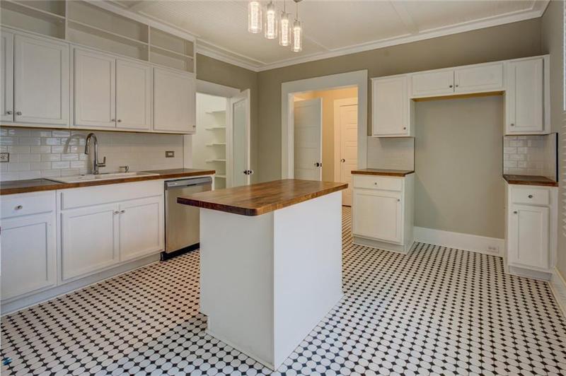 Image for property 31 Broad Street, Porterdale, GA 30014