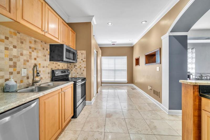 Image for property 10 Perimeter Summit Boulevard 4208, Brookhaven, GA 30319