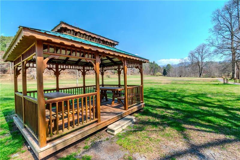 Image for property 32 Muscogee Drive, Ellijay, GA 30540