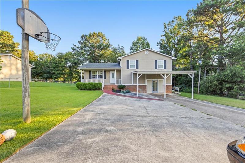 Image for property 680 Horsley Mill Road, Carrollton, GA 30116