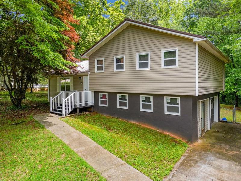 Image for property 115 Meadowcliff Circle, Carrollton, GA 30116