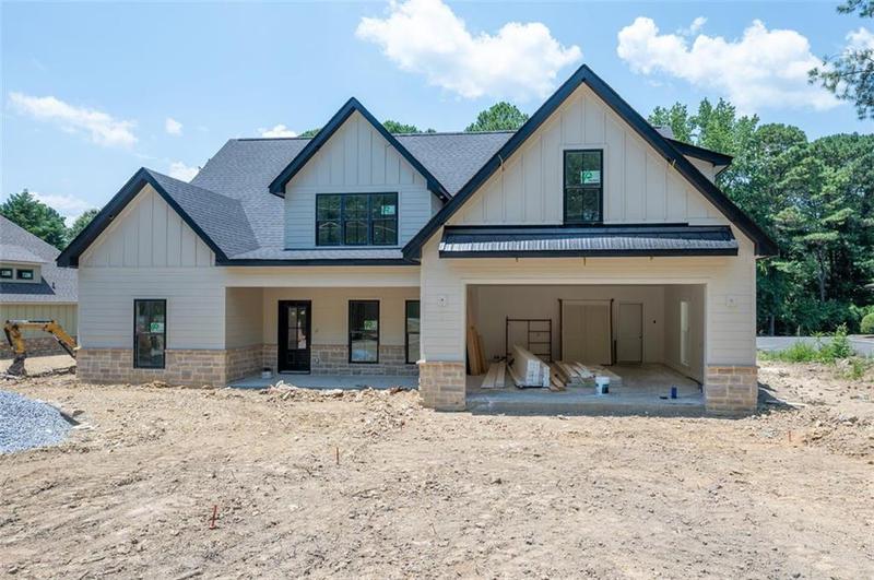 Image for property 140 Cambridge Court, Calhoun, GA 30701