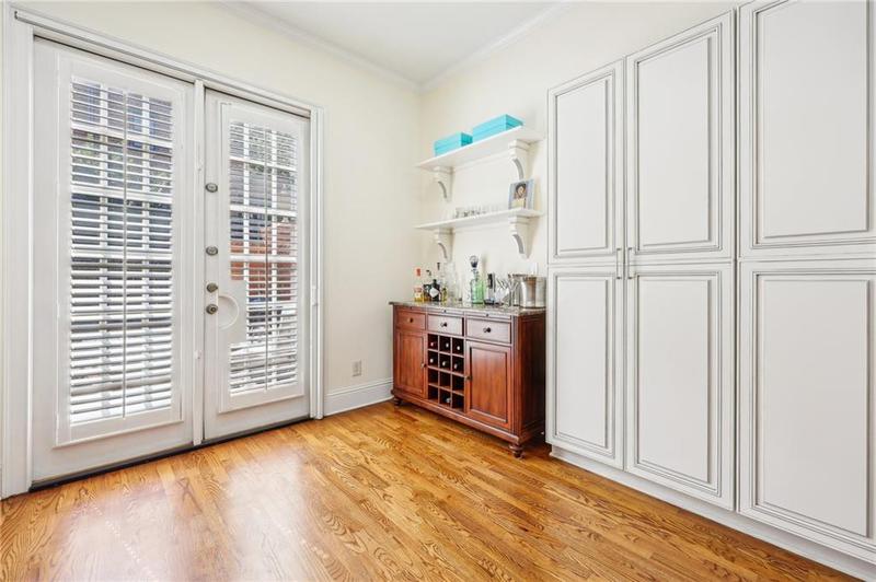 Image for property 3127 Lenox Road 6, Atlanta, GA 30324