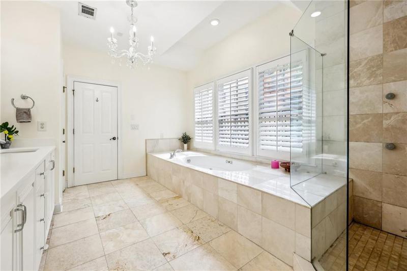 Image for property 3127 Lenox Road 6, Atlanta, GA 30324