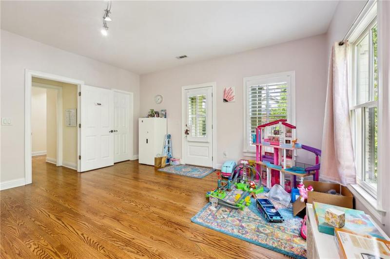 Image for property 3127 Lenox Road 6, Atlanta, GA 30324