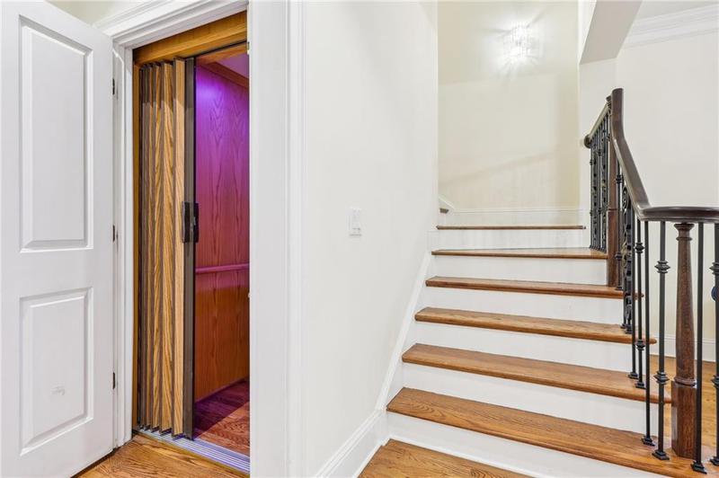 Image for property 3127 Lenox Road 6, Atlanta, GA 30324