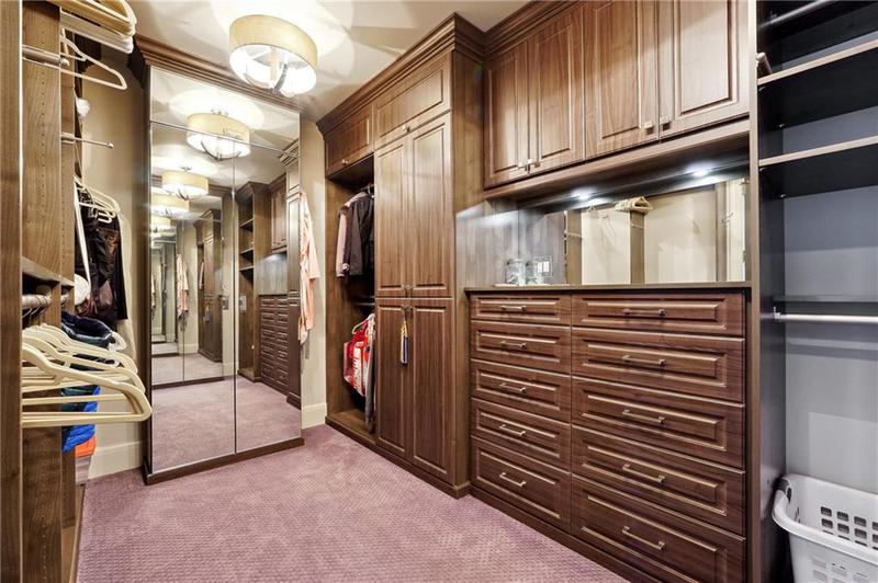 Image for property 3344 Peachtree Road 3902, Atlanta, GA 30326