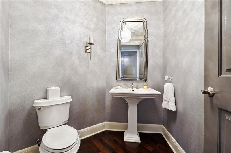 Image for property 3344 Peachtree Road 3902, Atlanta, GA 30326