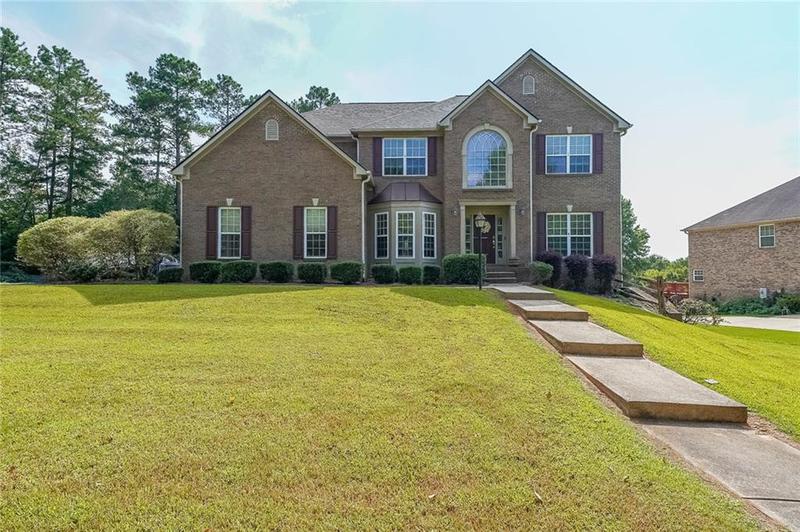 Image for property 7580 The Lakes Drive, Fairburn, GA 30213