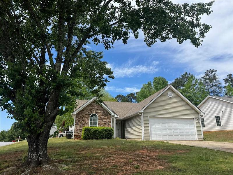 Image for property 10111 Commons Way, Jonesboro, GA 30238