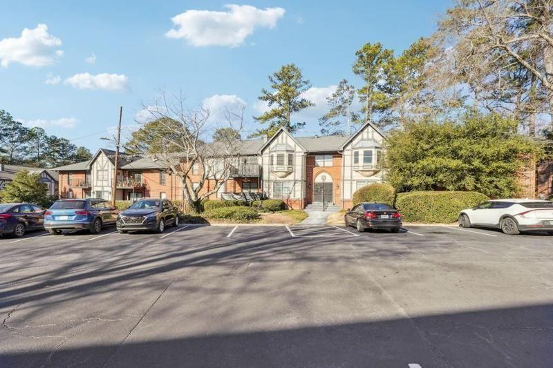 Image for property 6851 Roswell Road N-20, Sandy Springs, GA 30328