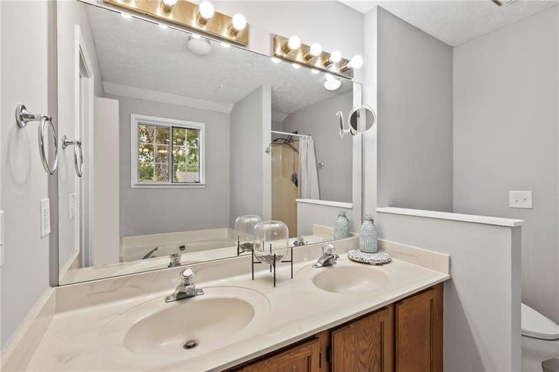 Image for property 220 Magnolia Tree Court, Alpharetta, GA 30022