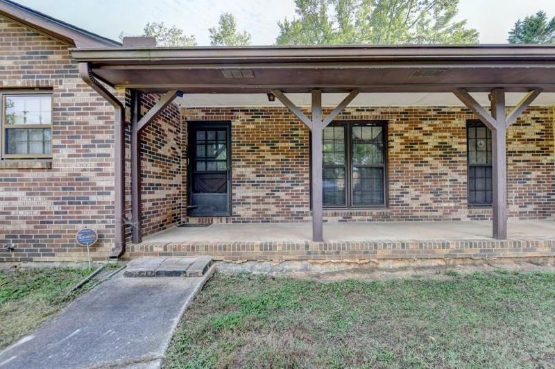 Image for property 5680 Abbotts Bridge Road, Johns Creek, GA 30097