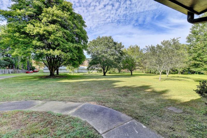 Image for property 5680 Abbotts Bridge Road, Johns Creek, GA 30097