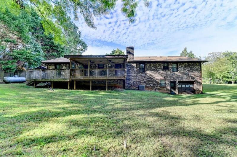 Image for property 5680 Abbotts Bridge Road, Johns Creek, GA 30097