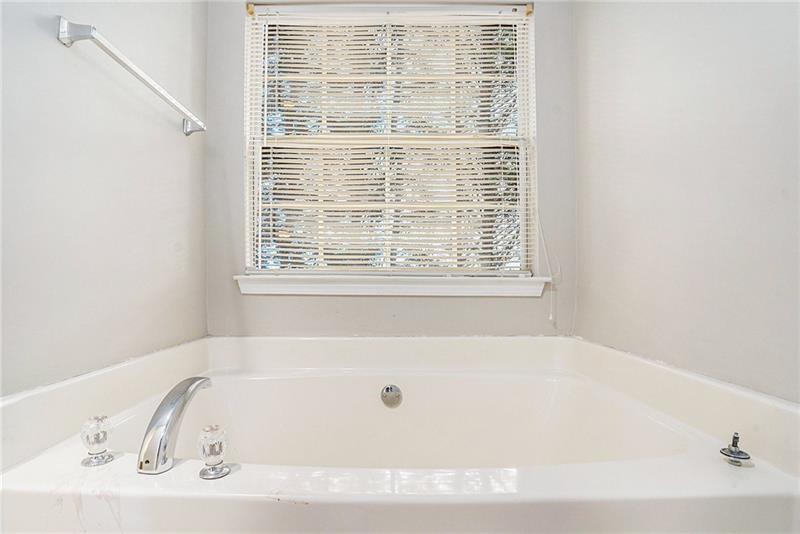 Image for property 24 Chantilly Place, Mcdonough, GA 30253