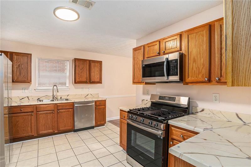 Image for property 24 Chantilly Place, Mcdonough, GA 30253