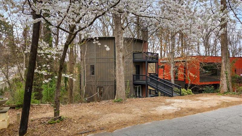 Image for property 595 Overbrook Drive, Atlanta, GA 30318