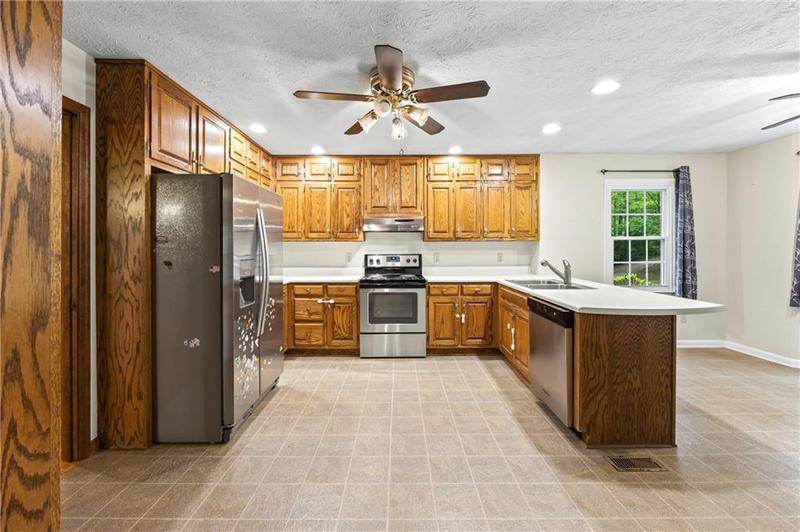 Image for property 100 Falls Mountain Drive, Dahlonega, GA 30533