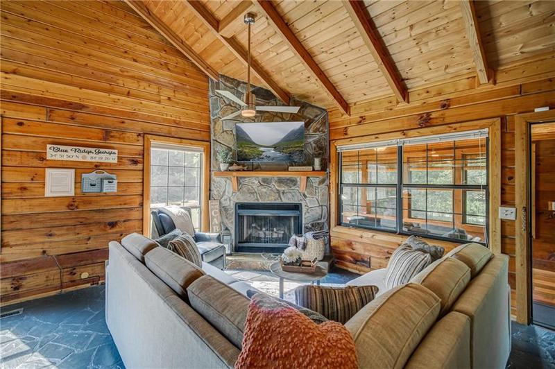 Image for property 142 Bear Lake Drive, Blue Ridge, GA 30513
