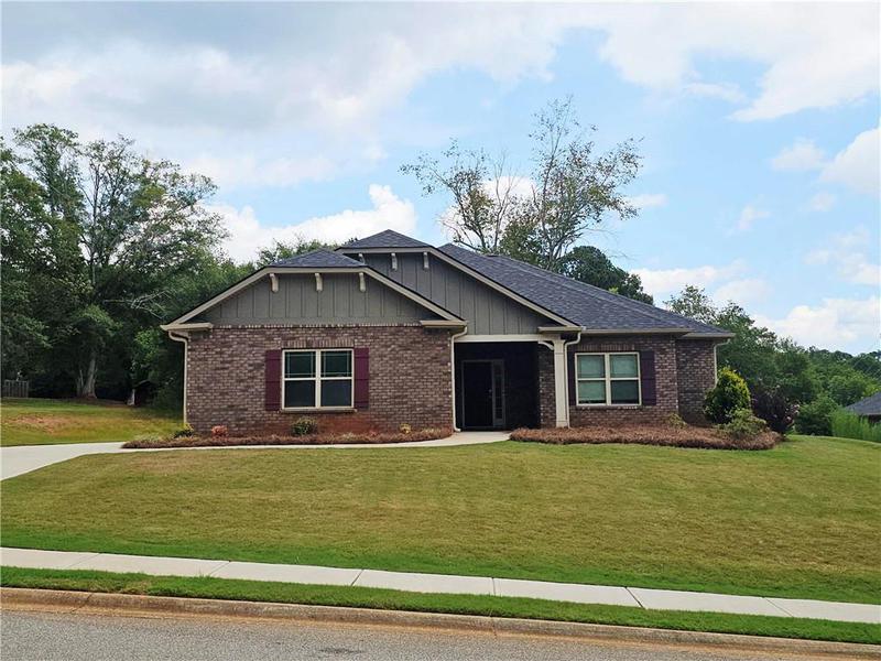 Image for property 30 Forest Bend Dr, Jefferson, GA 30549