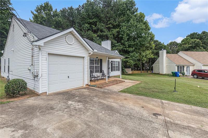 Image for property 4212 Viewpoint Trail, Ellenwood, GA 30294