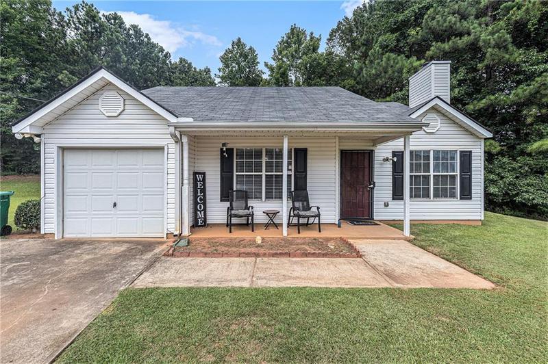 Image for property 4212 Viewpoint Trail, Ellenwood, GA 30294