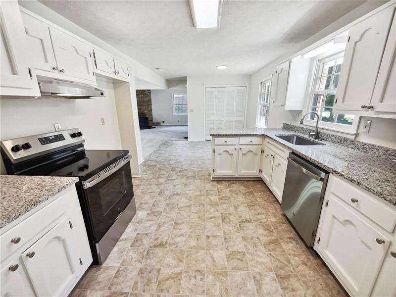 Image for property 211 Murphy Avenue, Lawrenceville, GA 30044