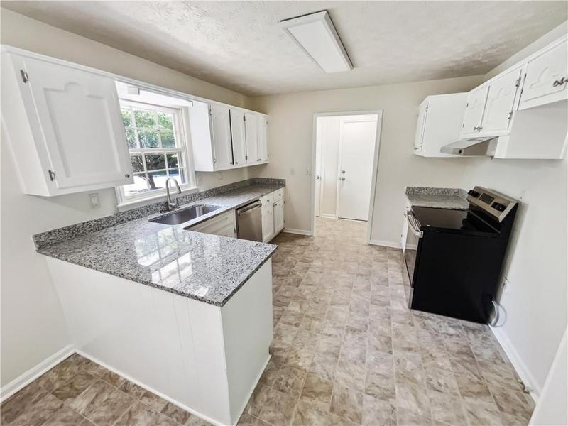 Image for property 211 Murphy Avenue, Lawrenceville, GA 30044