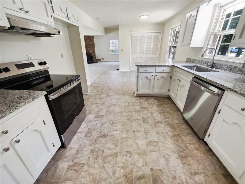 Image for property 211 Murphy Avenue, Lawrenceville, GA 30044